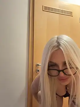 Steffi_SnowbunnyのライブXXXチャット