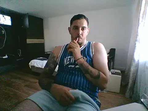 DaNNyeL016 Pertunjukan Webcam
