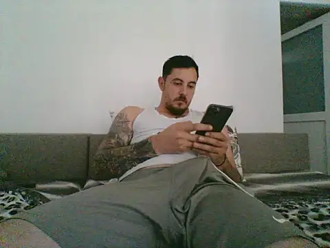 Show modela DaNNyeL016 na web-kameri