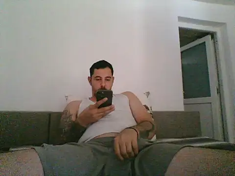 Show modela DaNNyeL016 na web-kameri