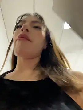 IAmNobodyXXX Adlı Modelin Web Kamerası Şovu
