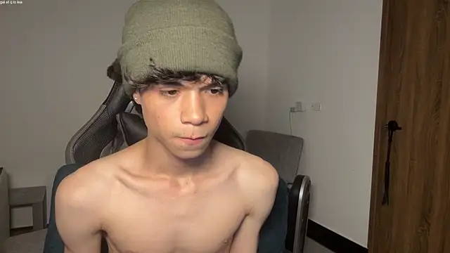 OopsAgain_ webkamerás műsora