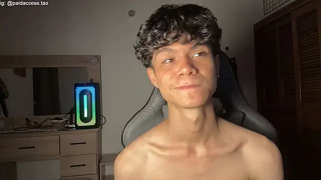 Pokazy przed kamerką – OopsAgain_