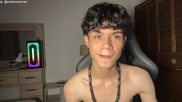 Show de OopsAgain_ na webcam