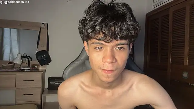 OopsAgain_ 在線直播表演