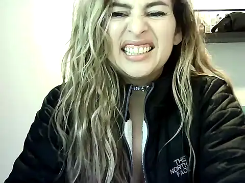 Chat XXX en directo de Valery__Rouse_