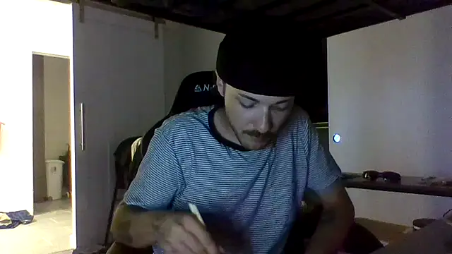 Jbenz420 Show in webcam