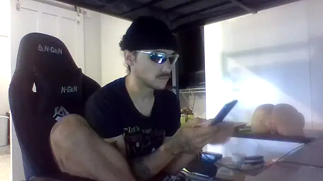 Jbenz420 Show in webcam