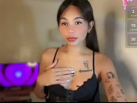 _petitegirlx69_'s Webcam Show