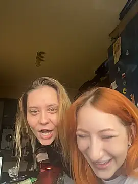 DaddysLittleSlutfoxのウェブカメラショー