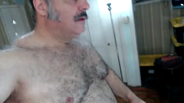 הופעת וובקאם של bullmusclejoe