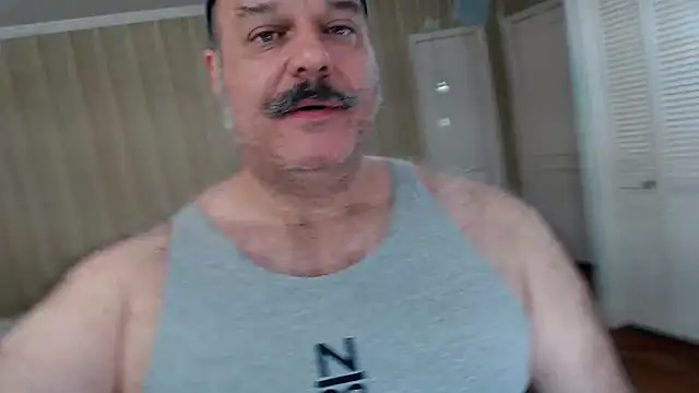 bullmusclejoe: διαδικτυακό σόου στην κάμερα