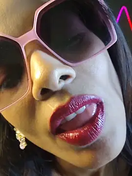 Ivy_the_goddess Show in webcam