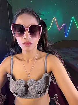 Ivy_the_goddess Show in webcam