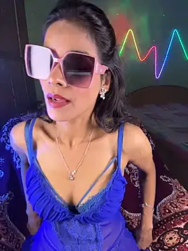 Ivy_the_goddess: διαδικτυακό σόου στην κάμερα
