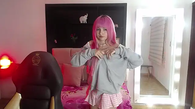 _Charlotte_Collins_'s Live XXX Chat