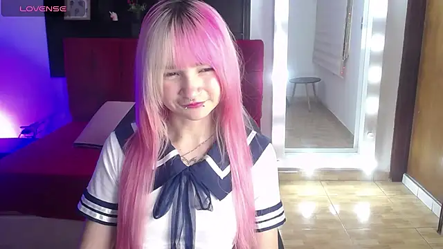 _Charlotte_Collins_ Pertunjukan Webcam