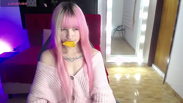 _Charlotte_Collins_ 网络视讯表演