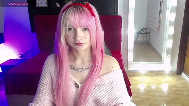 _Charlotte_Collins_ Show Webcam