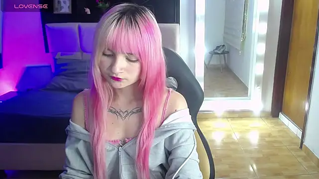 _Charlotte_Collins_ 网络视 讯表演