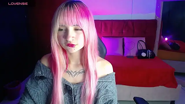 _Charlotte_Collins_ 网络视讯表演