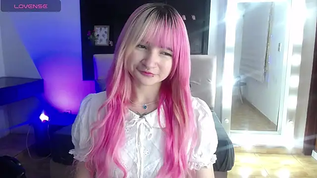_Charlotte_Collins_のウェブカメラショー