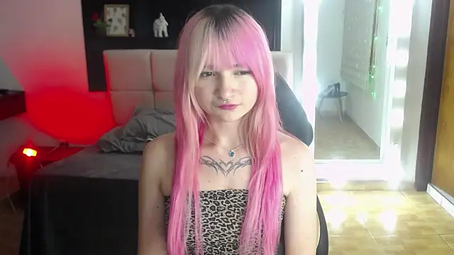 _Charlotte_Collins_ 网络视讯表演