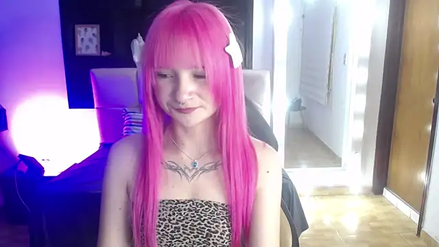 _Charlotte_Collins_ 网络视讯表演