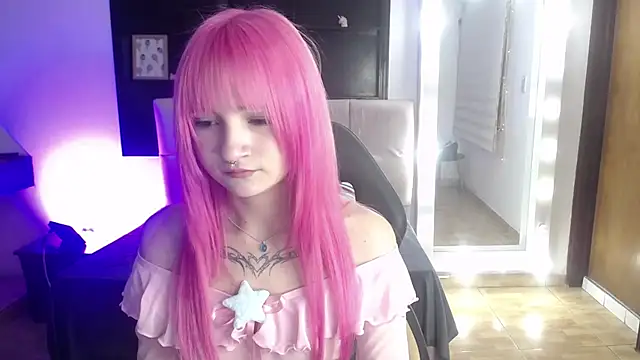 _Charlotte_Collins_'s Live XXX Chat