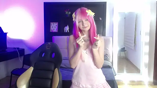 _Charlotte_Collins_ Show Webcam
