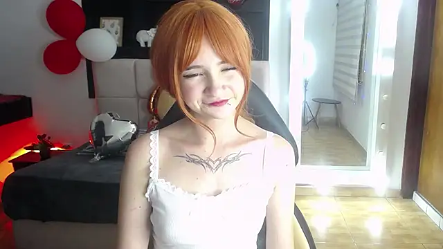 _Charlotte_Collins_'s Live XXX Chat