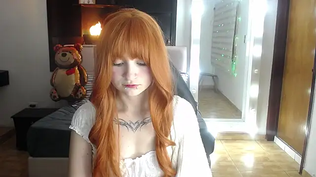 _Charlotte_Collins_n Webbikameraesitys