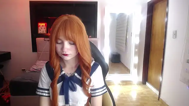 _Charlotte_Collins_ Show in webcam