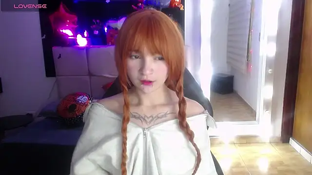 _Charlotte_Collins_ Pertunjukan Webcam
