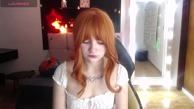 _Charlotte_Collins_のウェブカメラショー