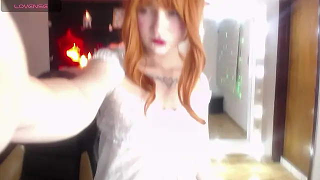 Pertunjukan Kamera Web _Charlotte_Collins_