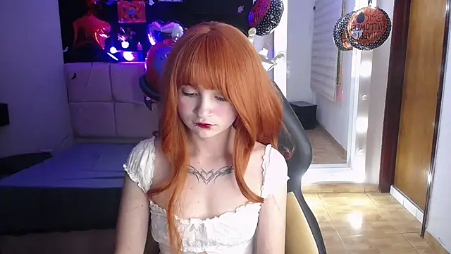 _Charlotte_Collins_のウェブカメラショー