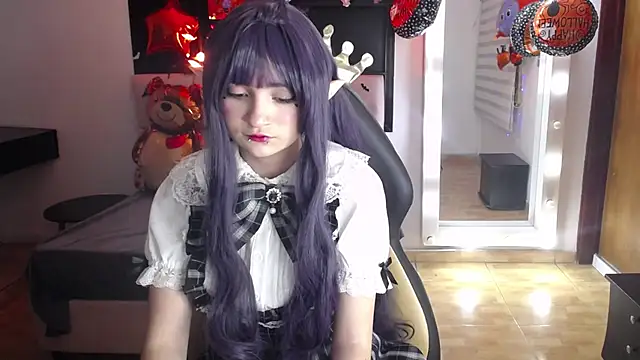 _Charlotte_Collins_'s Live XXX Chat