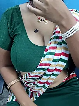 Tamil_Vennila_のライブXXXチャット