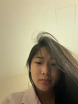 LylyBaby1888 Show Webcam