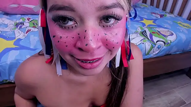 miss__evolet Adlı Modelin Canlı XXX Sohbeti
