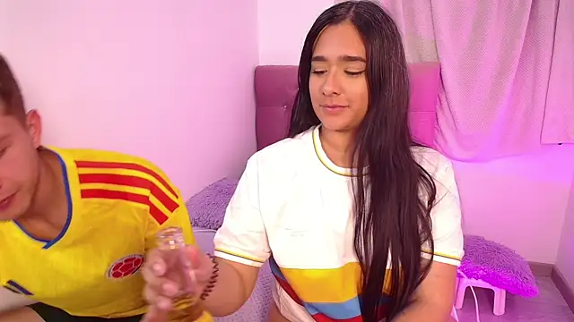 mae_nathan_ Show in webcam