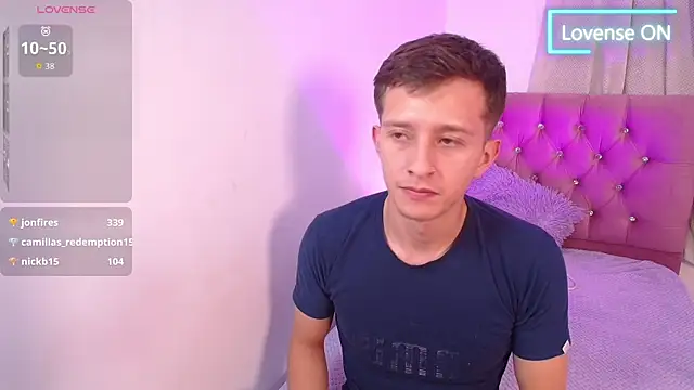 mae_nathan_: διαδικτυακό σόου στην κάμερα