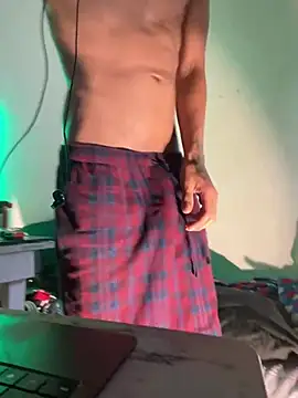 alexmendoza24 Show in webcam