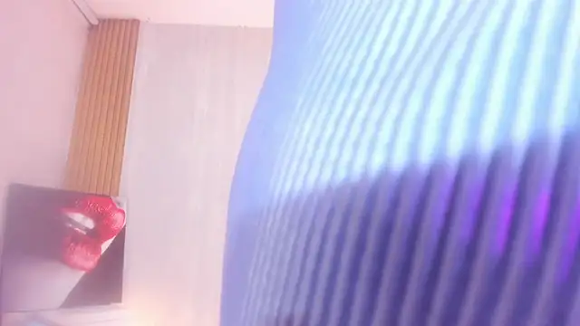 CardyKambell1 Show in webcam