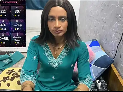 LuvLayla: вебкам-шоу