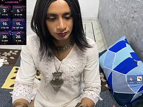 LuvLayla webcam show