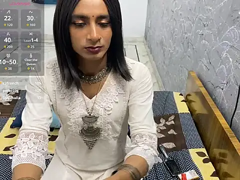 Pokazy przed kamerką – LuvLayla