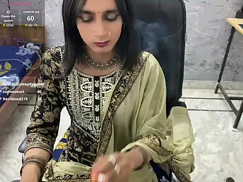 LuvLayla webcam show