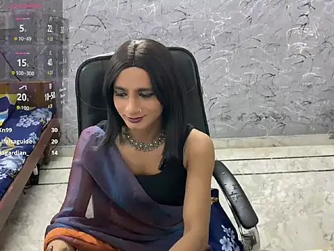 LuvLayla Show in webcam